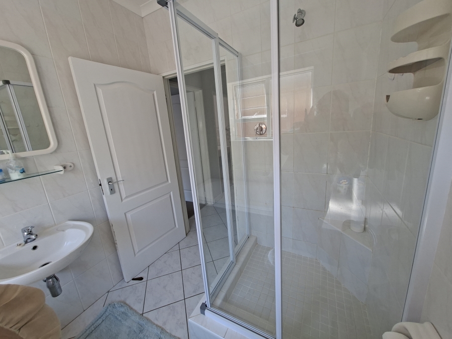 6 Bedroom Property for Sale in Aston Bay Eastern Cape